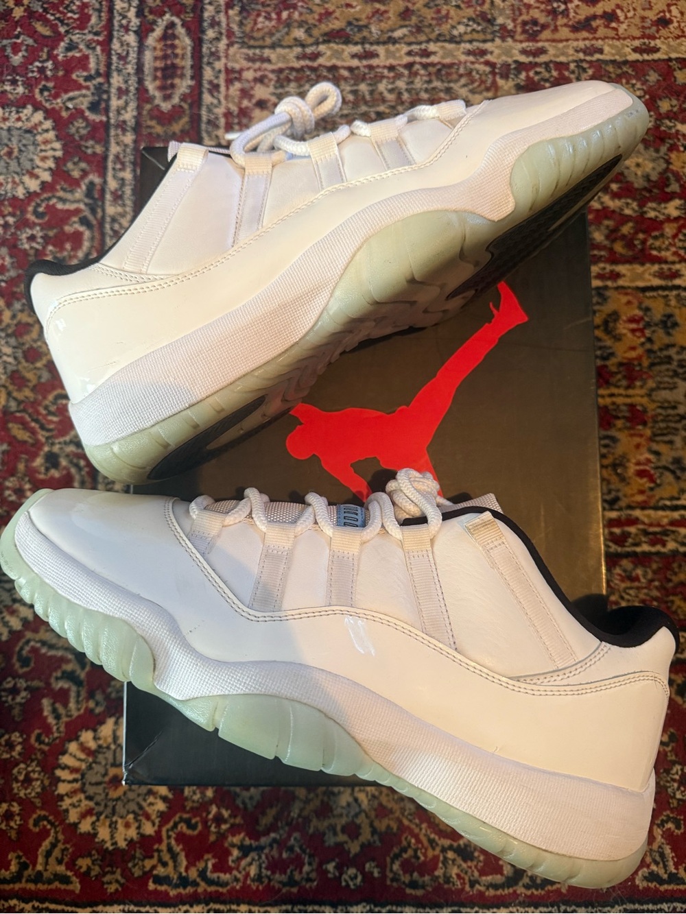 Jordan 11 Retro Low Legend Blue Sneakers